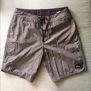 Quicksilver Board Shorts size 30